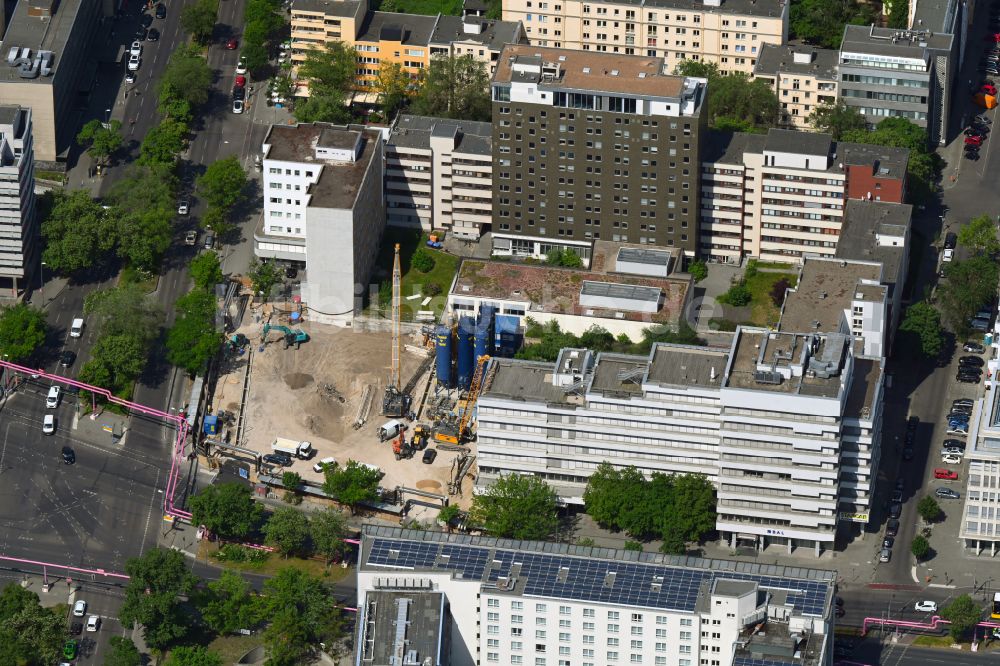 Berlin aus der Vogelperspektive: Neubau eines Büro- und Geschäftshauses an der Kurfürstenstraße in Berlin, Deutschland