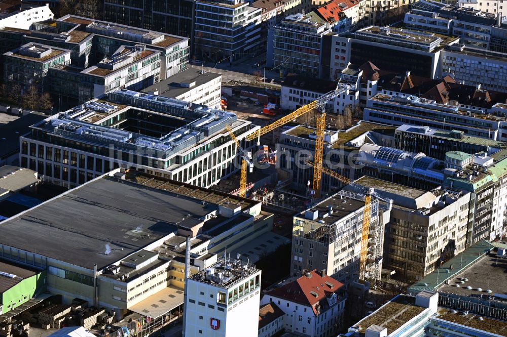 München von oben - Neubau eines Büro- und Geschäftshauses Lichthöfe in München im Bundesland Bayern, Deutschland