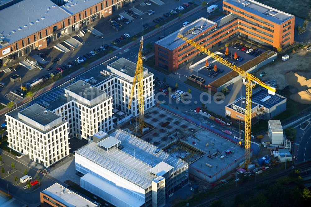 Bremen von oben - Neubau eines Büro- und Geschäftshauses Office Center Überseestadt im Ortsteil Walle in Bremen, Deutschland