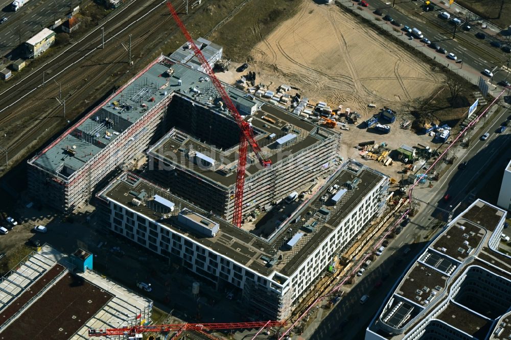 Luftbild Berlin - Neubau eines Büro- und Geschäftshauses Office Lab Campus Adlershof in Berlin, Deutschland