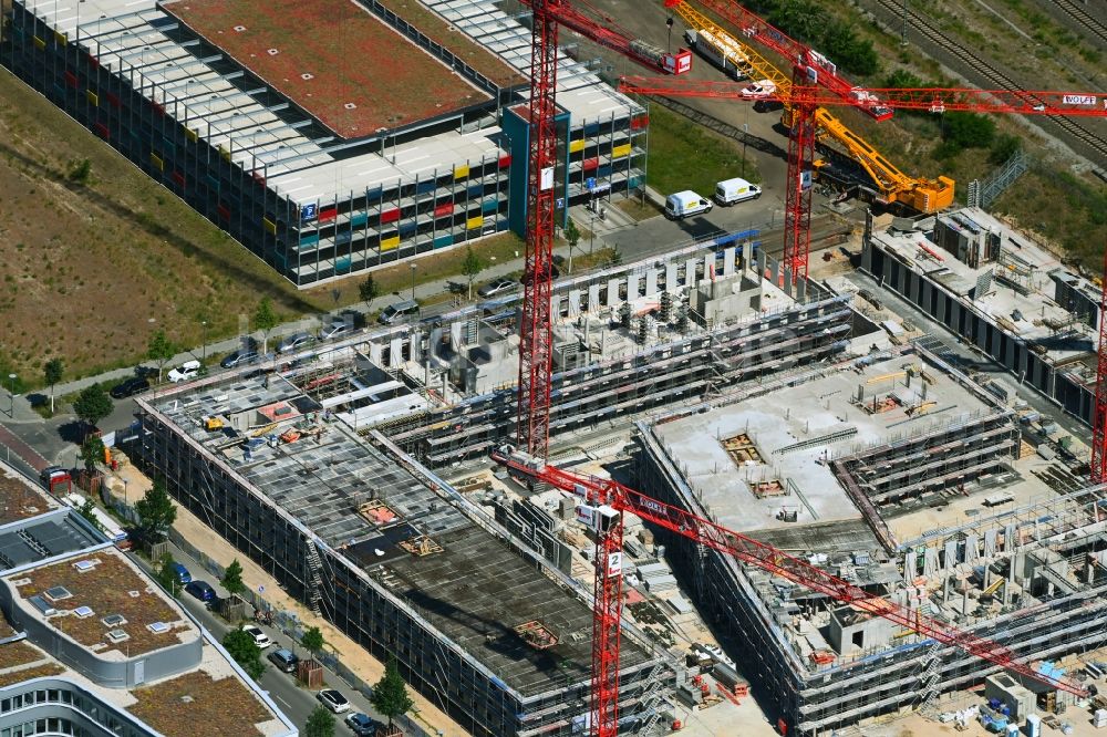 Luftaufnahme Berlin - Neubau eines Büro- und Geschäftshauses OfficeLab Campus Adlershof in Berlin, Deutschland