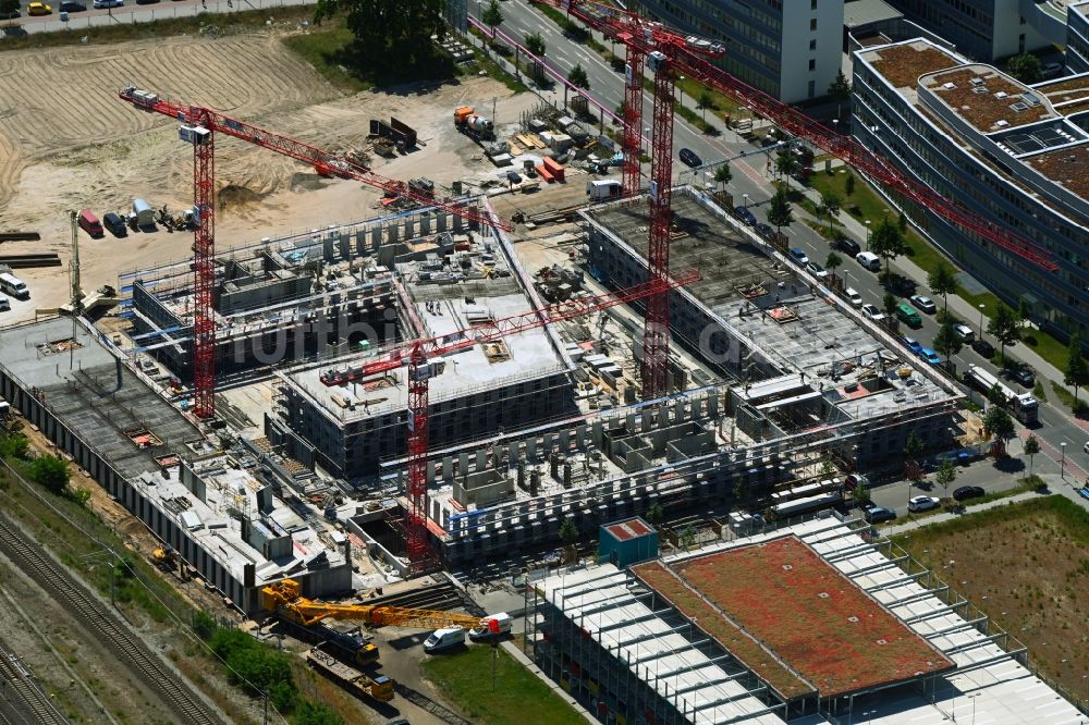 Luftbild Berlin - Neubau eines Büro- und Geschäftshauses OfficeLab Campus Adlershof in Berlin, Deutschland