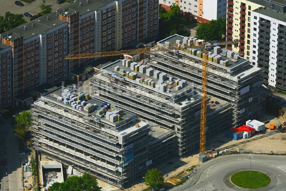 Rostock von oben - Neubau eines Büro- und Geschäftshauses im Ortsteil Südstadt in Rostock im Bundesland Mecklenburg-Vorpommern, Deutschland