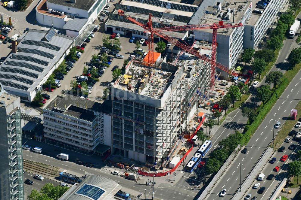 Luftaufnahme München - Neubau eines Büro- und Geschäftshauses der PHOENIX Real Estate Development GmbH im Ortsteil Schwanthalerhöhe in München im Bundesland Bayern, Deutschland