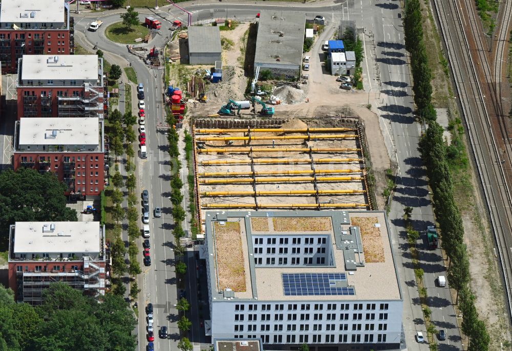 Luftaufnahme Potsdam - Neubau eines Büro- und Geschäftshauses in Potsdam im Bundesland Brandenburg, Deutschland