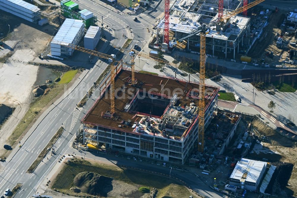 Hamburg von oben - Neubau eines Büro- und Geschäftshauses des Projekts EDGE HafenCity am Amerigo-Vespucci-Platz in Hamburg, Deutschland