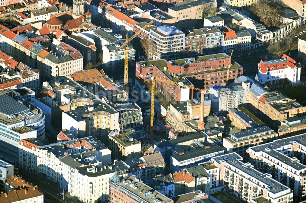 Berlin von oben - Neubau eines Büro- und Geschäftshauses des Projekts Schönhauser Allee 9 im Ortsteil Prenzlauer Berg in Berlin, Deutschland
