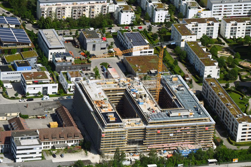 München von oben - Neubau eines Büro- und Geschäftshauses South Horizon im Ortsteil Obersendling in München im Bundesland Bayern, Deutschland