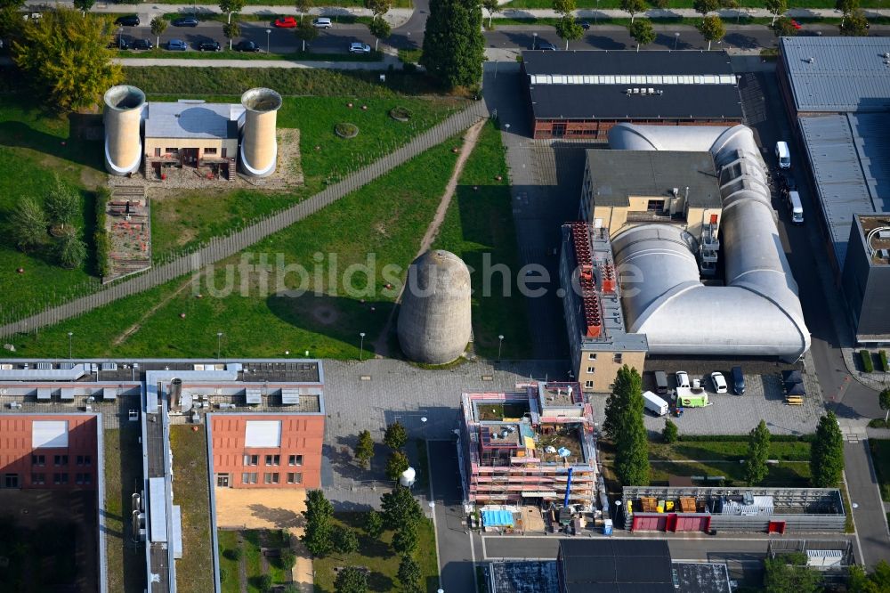 Luftbild Berlin - Neubau eines Büro- und Geschäftshauses Zum Trudelturm - Brook-Taylor-Straße im Ortsteil Adlershof in Berlin, Deutschland