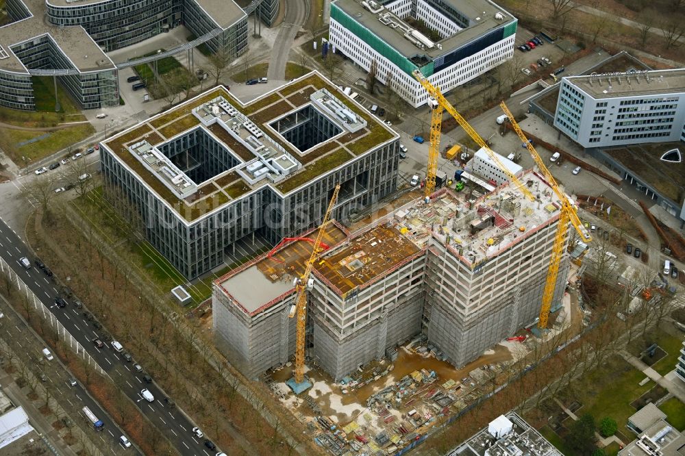 Hamburg von oben - Neubau eines Bürogebäudes in der City Nord im Stadtteil Winterhude in Hamburg, Deutschland