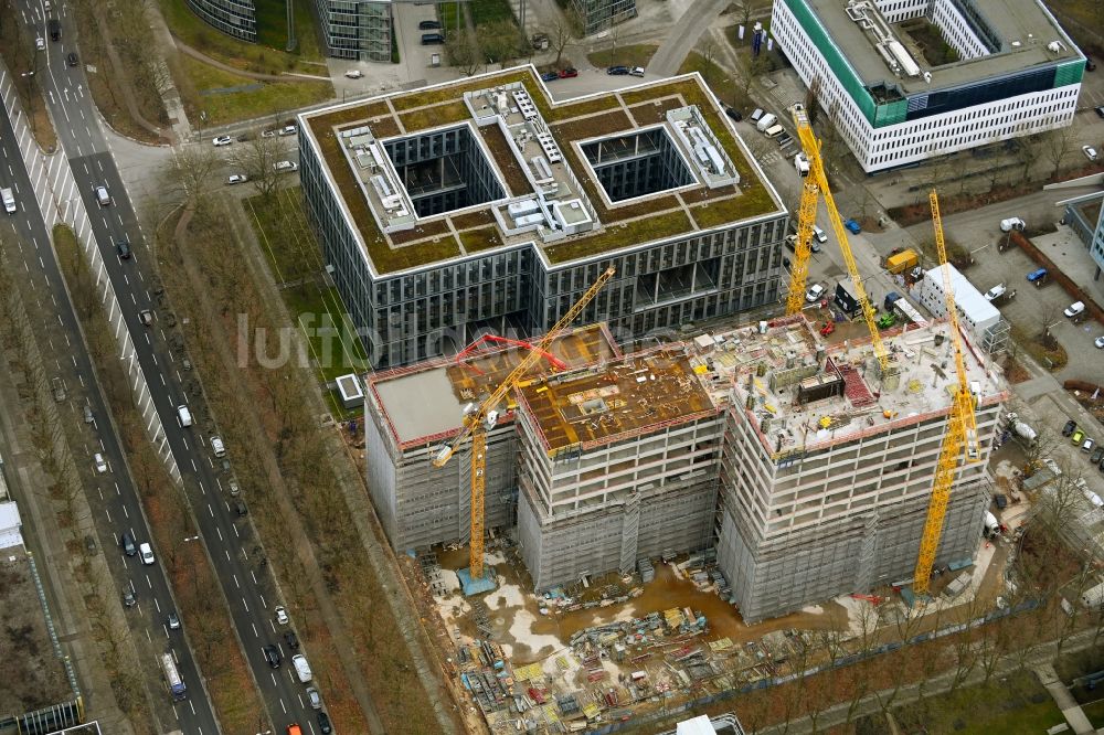 Hamburg aus der Vogelperspektive: Neubau eines Bürogebäudes in der City Nord im Stadtteil Winterhude in Hamburg, Deutschland