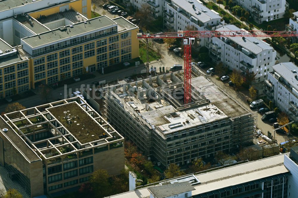 Regensburg aus der Vogelperspektive: Neubau eines Büro- und Geschäftshauses in Regensburg im Bundesland Bayern, Deutschland