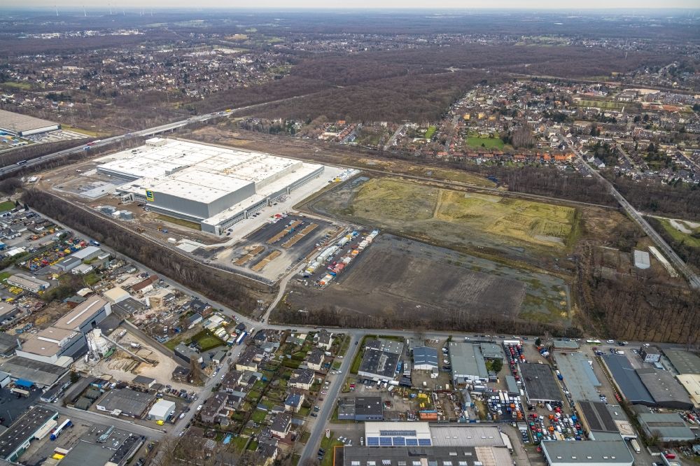 Oberhausen von oben - Neubau des Edeka- Logistikzentrum im Gewerbegebiet Weierheide in Oberhausen im Bundesland Nordrhein-Westfalen, Deutschland