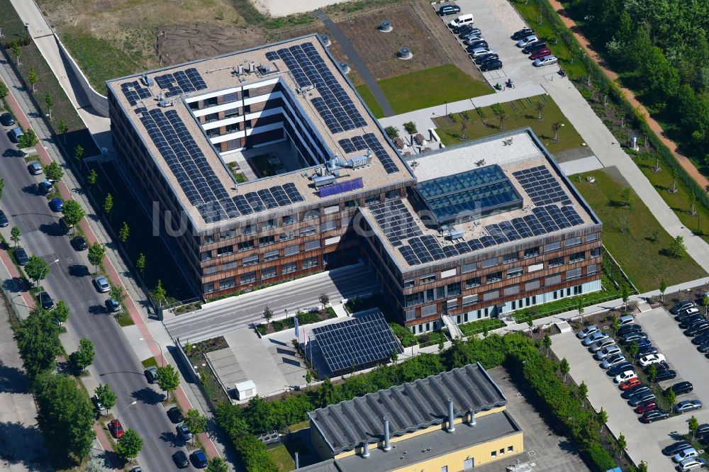Berlin aus der Vogelperspektive: Neubau des Firmengebäudes der Flexim GmbH an der Boxberger Straße im Bezirk Marzahn in Berlin