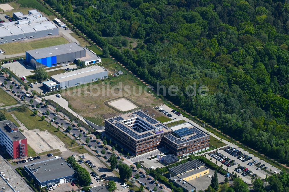 Berlin aus der Vogelperspektive: Neubau des Firmengebäudes der Flexim GmbH an der Boxberger Straße im Bezirk Marzahn in Berlin