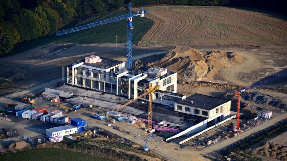 Luftaufnahme Rahms - Neubau der Firmenzentrale der Wirtgen Invest Holding GmbH in Rahms im Bundesland Rheinland-Pfalz, Deutschland