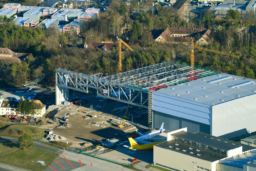 Luftbild Dresden - Neubau einer Flugzeug- Wartungshalle - Hangar am Flughafen Dresden im Ortsteil Klotzsche in Dresden im Bundesland Sachsen, Deutschland