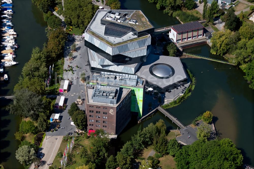 Heilbronn von oben - Neubau des Forschungs- Gebäude und Bürokomplex Experimenta in Heilbronn im Bundesland Baden-Württemberg, Deutschland