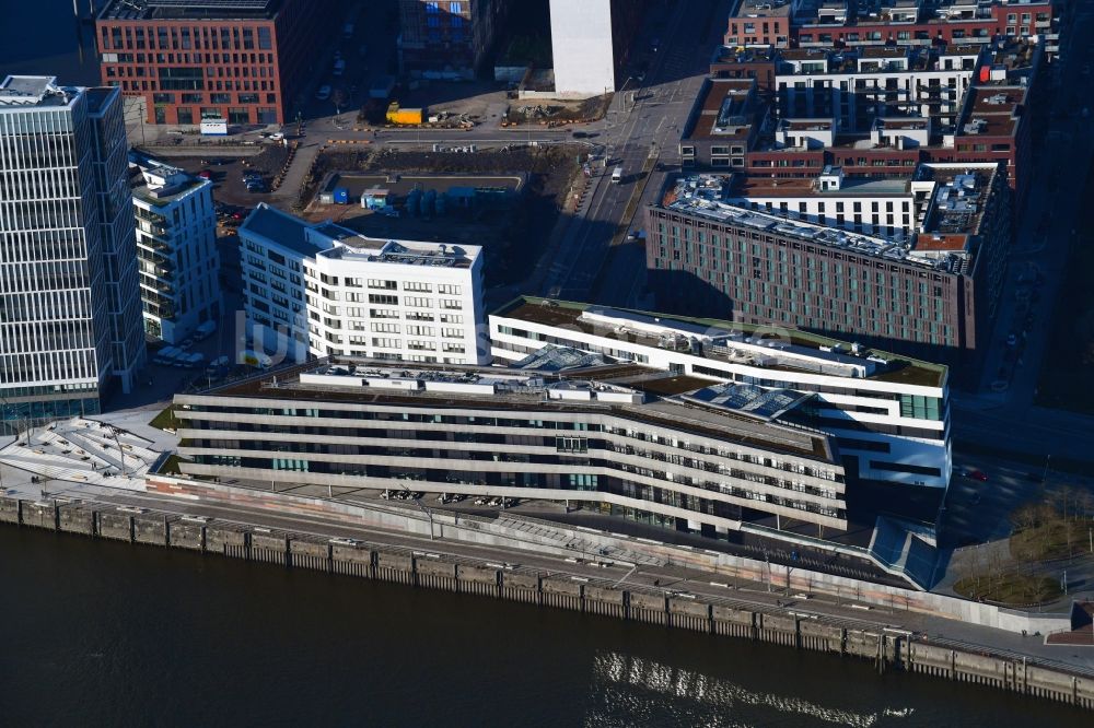 Hamburg von oben - Neubau des Gebäude der HafenCity Universität am Elbufer in Hamburg