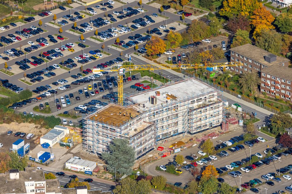 Moers von oben - Neubau des Gebäudekomplex der Pflegefachschule der Bethanien Akademie und Gesundheitszentrum in Moers im Bundesland Nordrhein-Westfalen, Deutschland