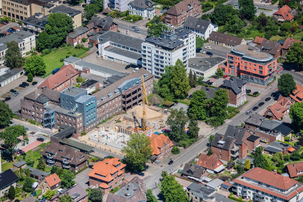Stade von oben - Neubau eines Gebäudekomplex der Polizei in Stade im Bundesland Niedersachsen, Deutschland