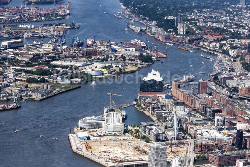Hamburg von oben - Neubau des Gebäudekomplexes Überseequartier am Chicagokai in der Hafencity in Hamburg, Deutschland