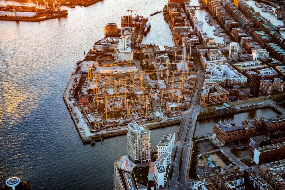 Luftbild Hamburg - Neubau des Gebäudekomplexes Überseequartier am Chicagokai in der Hafencity in Hamburg, Deutschland