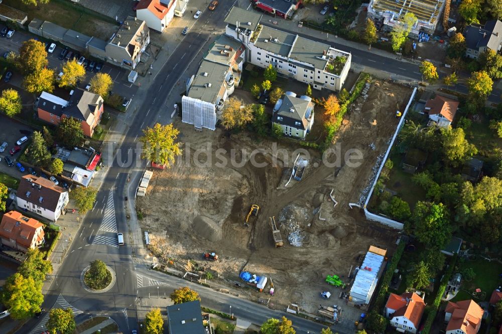Berlin von oben - Neubau des Gebäudekomplexes des Einkaufszentrum im Ortsteil Mahlsdorf in Berlin, Deutschland