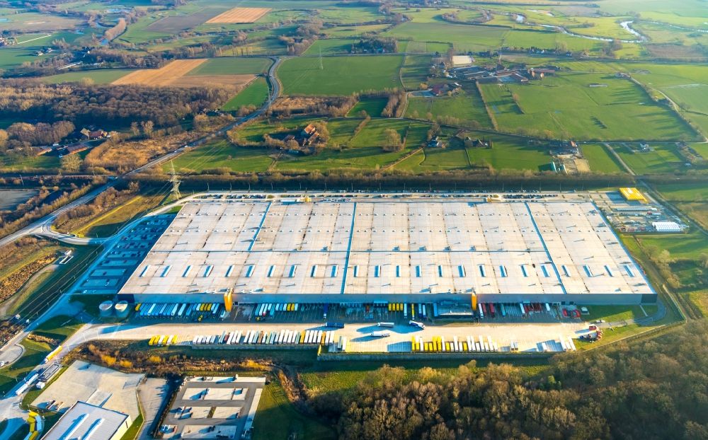 Werne von oben - Neubau eines Gebäudekomplexes auf dem Gelände des Logistikzentrums Amazon Logistik in Werne im Bundesland Nordrhein-Westfalen