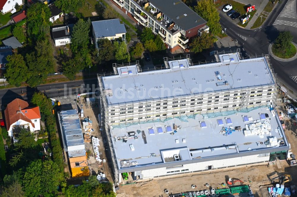 Luftbild Berlin - Neubau des Gebäudekomplexes des LIDL- Einkaufszentrum im Ortsteil Mahlsdorf in Berlin, Deutschland