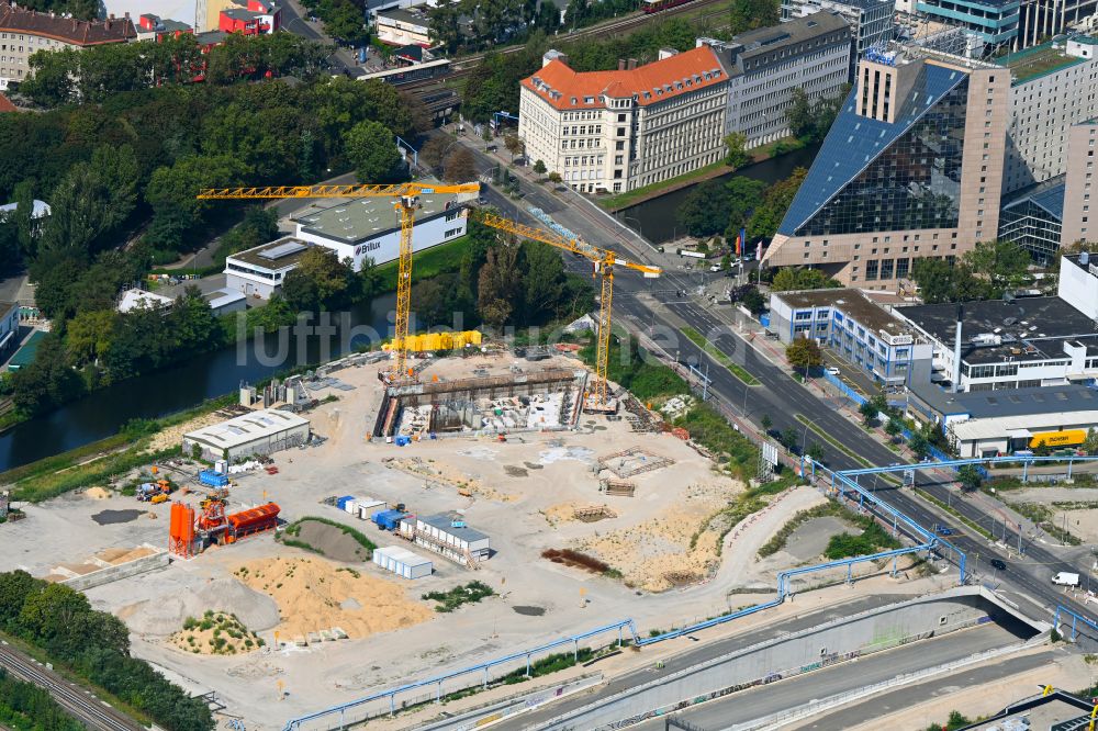 Luftbild Berlin - Neubau- Hochhaus- Baustelle der Hotelanlage Estrel Tower in Berlin, Deutschland