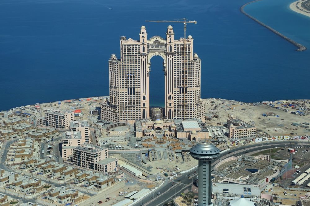 Abu Dhabi von oben - Neubau- Hochhaus- Baustelle der Hotelanlage New Fairmont Hotel Marina Residences in Abu Dhabi in Vereinigte Arabische Emirate