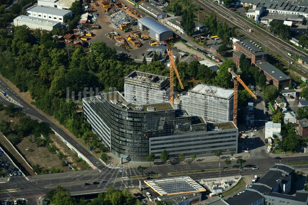 Luftaufnahme Berlin - Neubau- Hochhaus- Baustelle der Hotelanlage im Ortsteil Schöneberg in Berlin, Deutschland