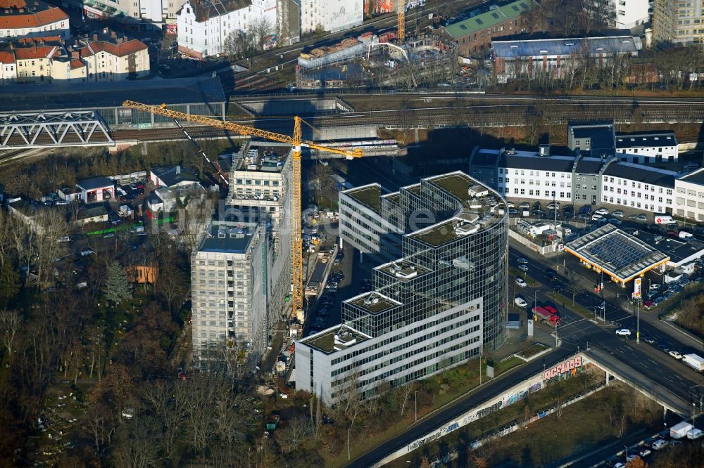 Berlin von oben - Neubau- Hochhaus- Baustelle der Hotelanlage im Ortsteil Schöneberg in Berlin, Deutschland