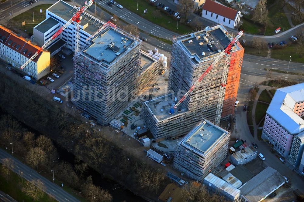 Luftaufnahme Erfurt - Neubau des Hochhaus- Gebäudekomplexes Wir Quartier am Gera-Flutgraben in Erfurt im Bundesland Thüringen, Deutschland