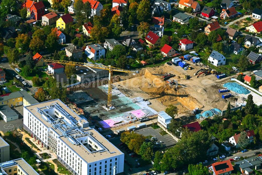 Berlin aus der Vogelperspektive: Neubau Holzbauprojekt und Mehrfamilienhaus-Wohnanlage in Berlin, Deutschland