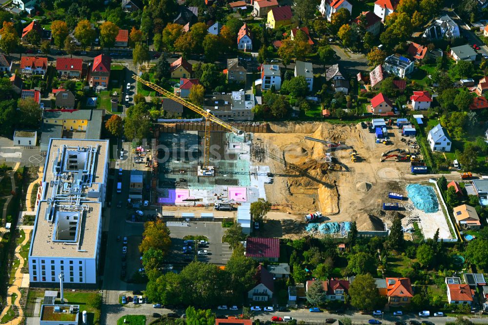 Luftbild Berlin - Neubau Holzbauprojekt und Mehrfamilienhaus-Wohnanlage in Berlin, Deutschland