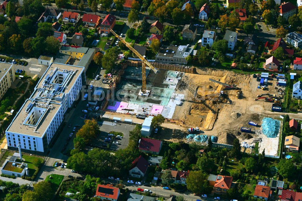 Luftaufnahme Berlin - Neubau Holzbauprojekt und Mehrfamilienhaus-Wohnanlage in Berlin, Deutschland