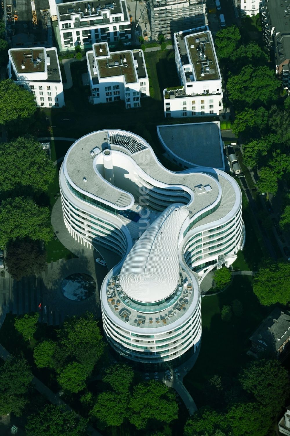 Hamburg aus der Vogelperspektive: Neubau der Hotelanlage Luxushotel The Fontenay an der Außenalster im Stadtteil Rotherbaum in Hamburg