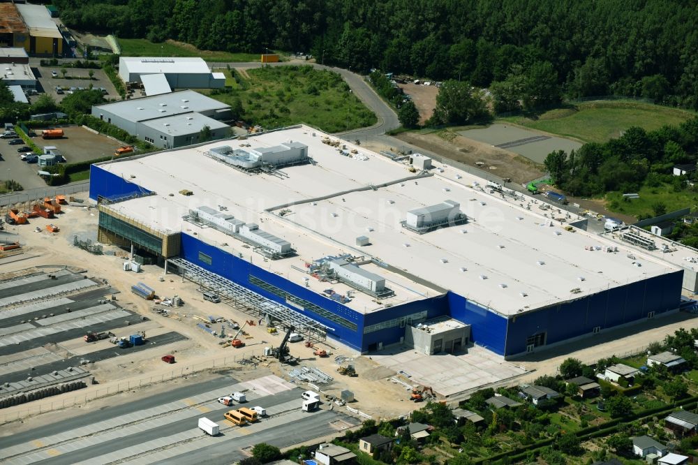 Magdeburg aus der Vogelperspektive: Neubau eines IKEA- Einrichtungshauses - Möbelmarkt in Magdeburg im Bundesland Sachsen-Anhalt