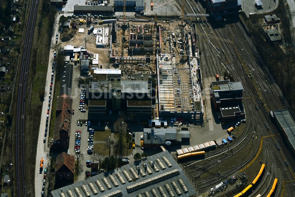 Berlin von oben - Neubau der Instandhaltungswerkstatt und Ausbesserungswerk für Zug- Waggons in Berlin, Deutschland
