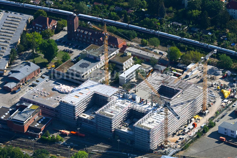 Luftaufnahme Berlin - Neubau der Instandhaltungswerkstatt und Ausbesserungswerk für Zug- Waggons in Berlin, Deutschland