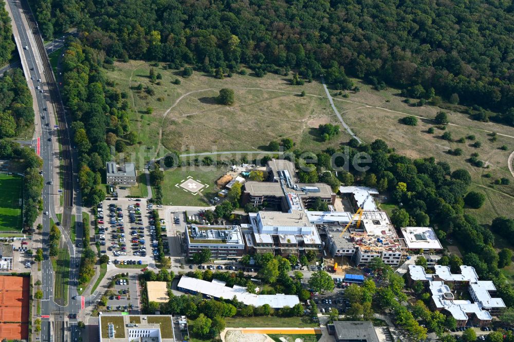 Hannover aus der Vogelperspektive: Neubau eines Klinik- Gebäudekomplexes in Hannover im Bundesland Niedersachsen, Deutschland