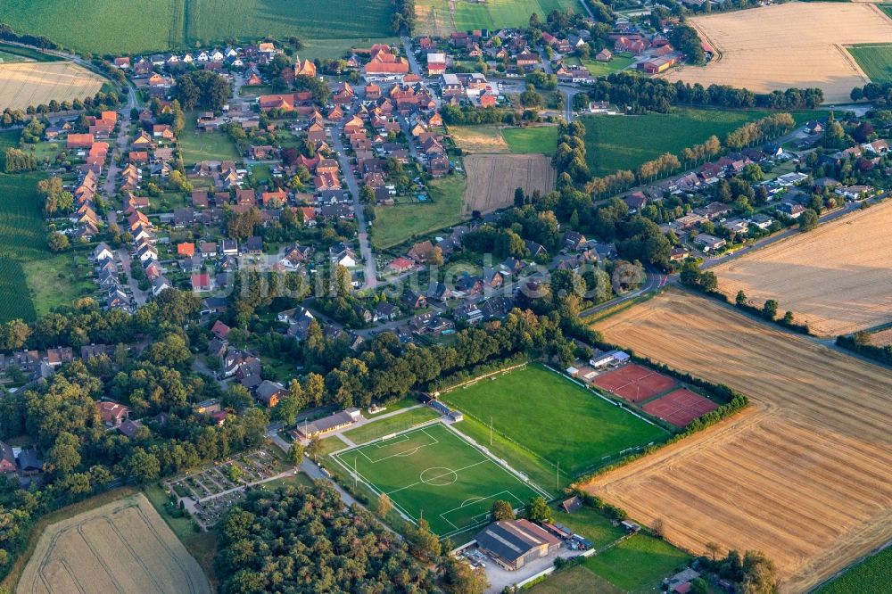 Luftbild Haltern am See - Neubau eines Kunstrasenplatzes an den Sportanlagen in Lavesum im Bundesland Nordrhein-Westfalen, Deutschland
