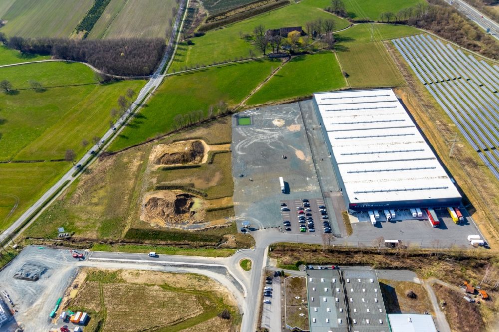 Luftaufnahme Meschede - Neubau eines Logistikzentrums der Briloner Leuchten GmbH & Co. KG in Meschede im Bundesland Nordrhein-Westfalen, Deutschland