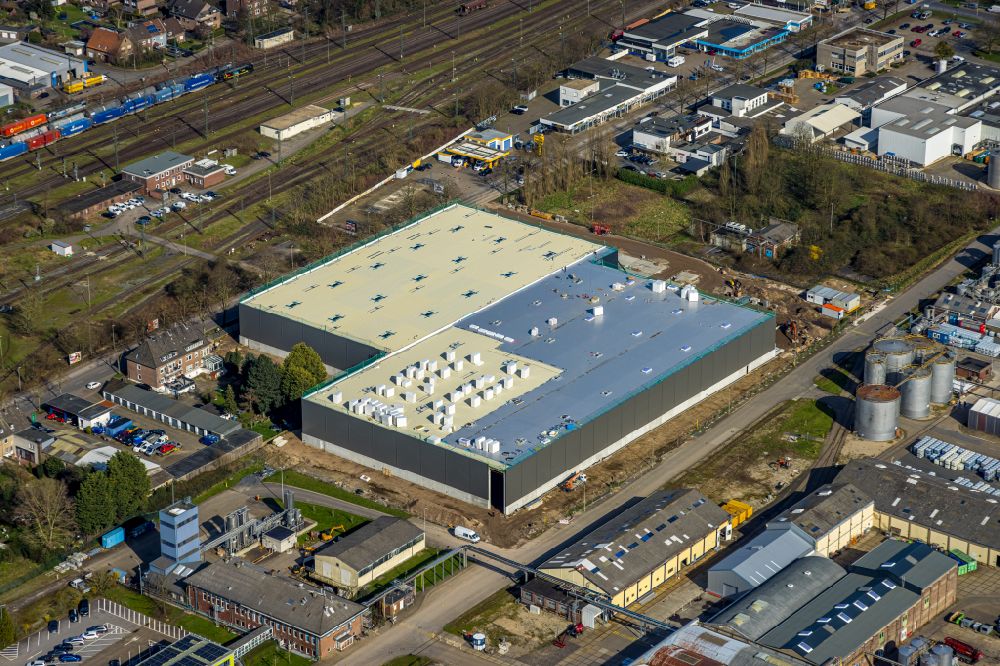 Luftaufnahme Emmerich am Rhein - Neubau des Logistikzentrums in Emmerich am Rhein im Bundesland Nordrhein-Westfalen, Deutschland