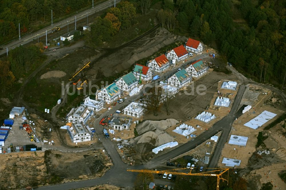 Luftaufnahme Beelitz - Neubau einer Mehrfamilienhaus-Wohnanlage am Ahornweg in Beelitz im Bundesland Brandenburg, Deutschland
