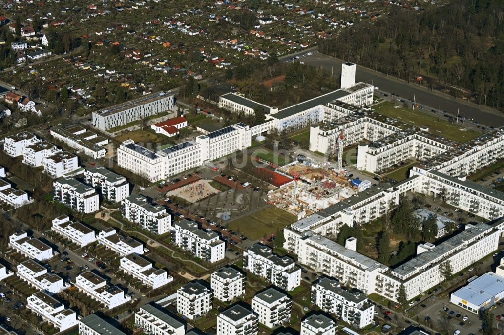 Berlin von oben - Neubau einer Mehrfamilienhaus-Wohnanlage an der Billy-Wilder-Promenade in Berlin, Deutschland