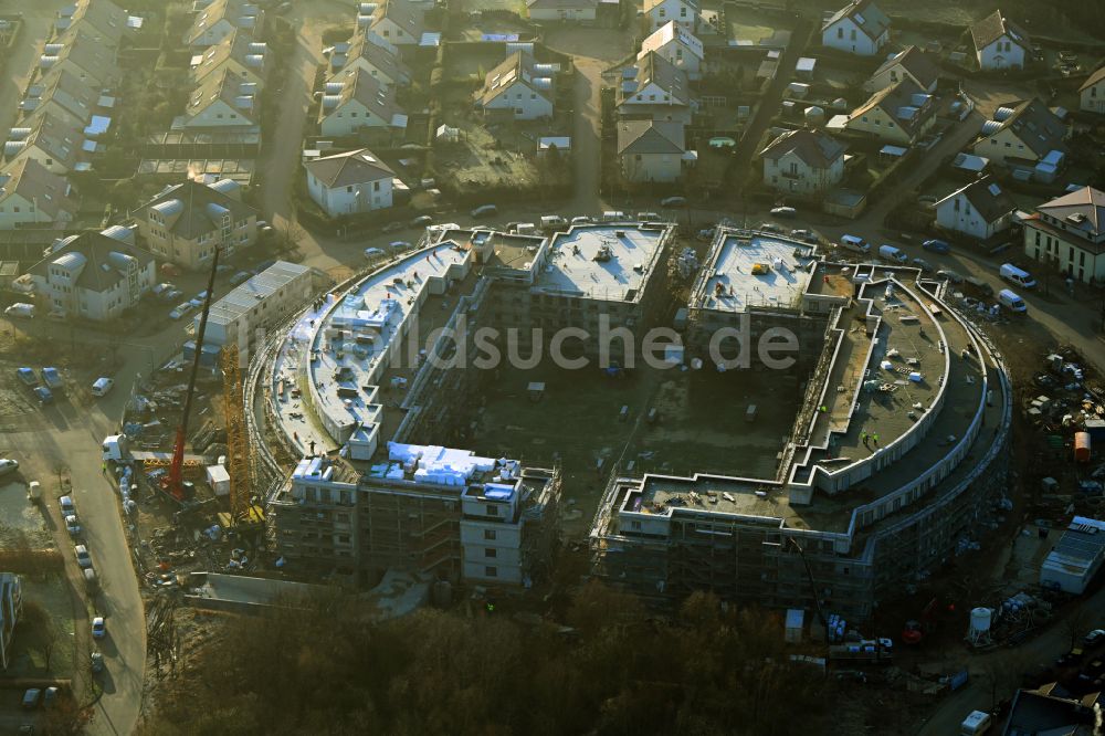 Schwanebeck aus der Vogelperspektive: Neubau einer Mehrfamilienhaus-Wohnanlage Am Eichenring in Schwanebeck im Bundesland Brandenburg, Deutschland