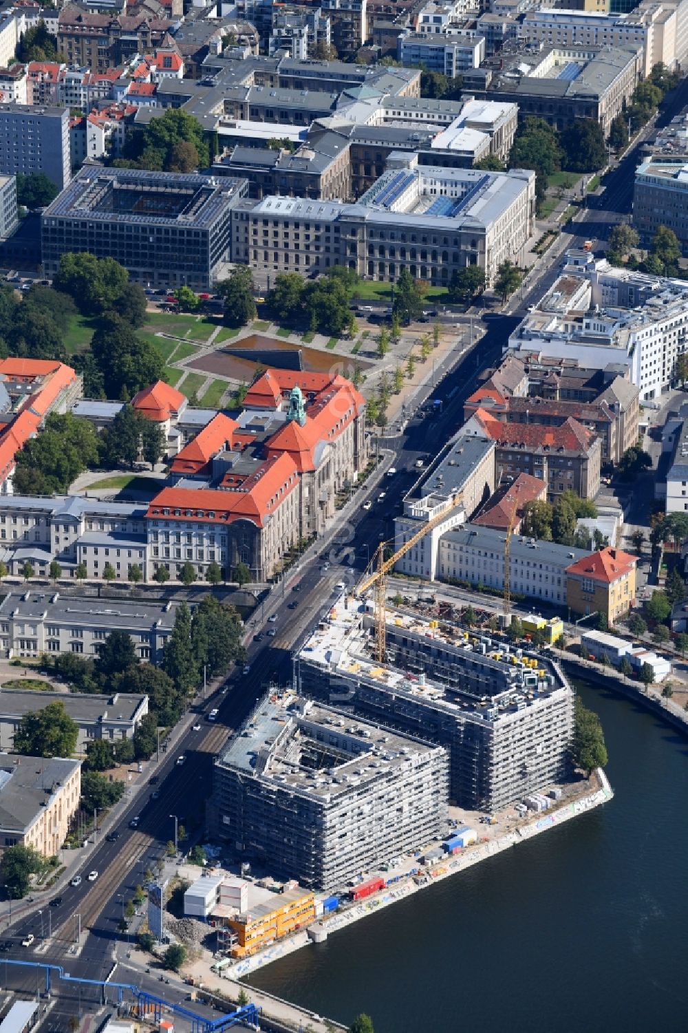 Luftaufnahme Berlin - Neubau einer Mehrfamilienhaus-Wohnanlage am Humboldthafen in Berlin, Deutschland
